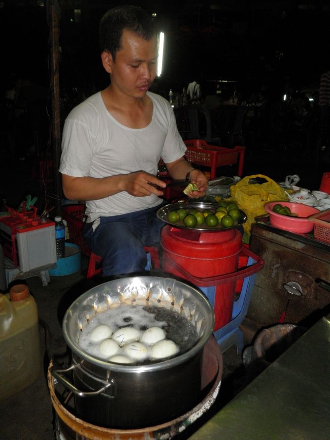 みんな大好きな、ポンティア・コン(孵化寸前のアヒルの卵)です。ひたすら、うでるおじさん。