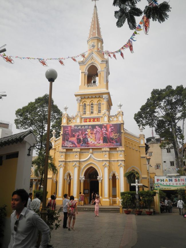 チャータム教会といいます。敬虔なカトリック教徒が訪れるようです。<br />
