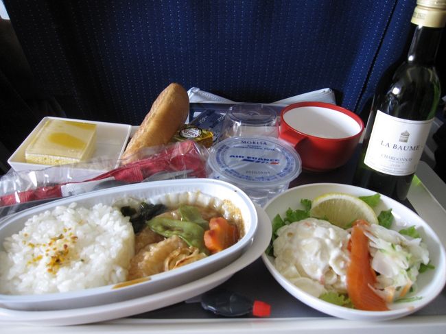 メインは(-_-;)　必ず付くチーズは美味し。サーモンとともにワインに合います♪<br /><br />