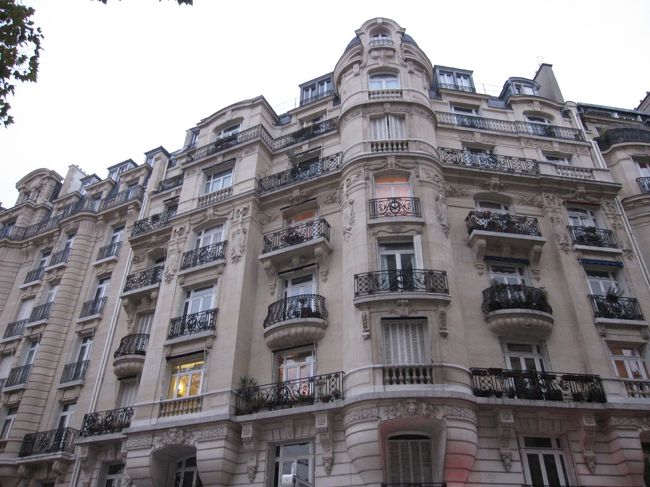 交差点で見上げれば高級アパート　住んでみたい〜☆彡<br /><br />