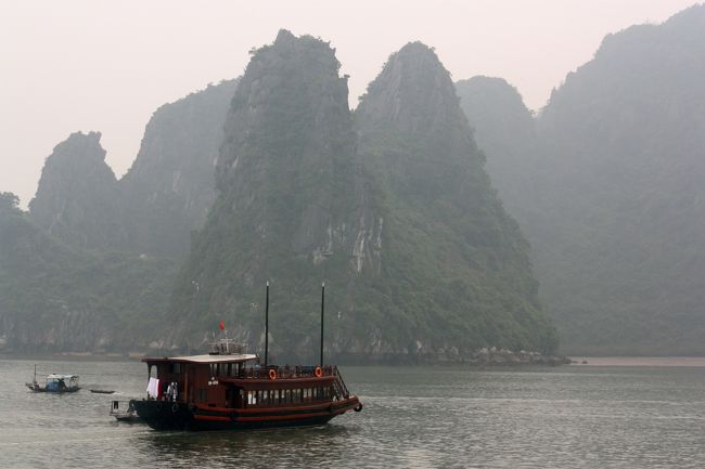 出発すること１０分ぐらいしたら、岩々が見えてきました。