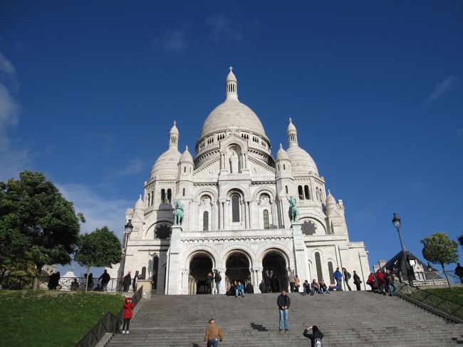 サクレクール寺院　観光客で常にいっぱい<br /><br />