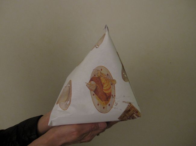 この包みは何でしょう(^^♪<br /><br />