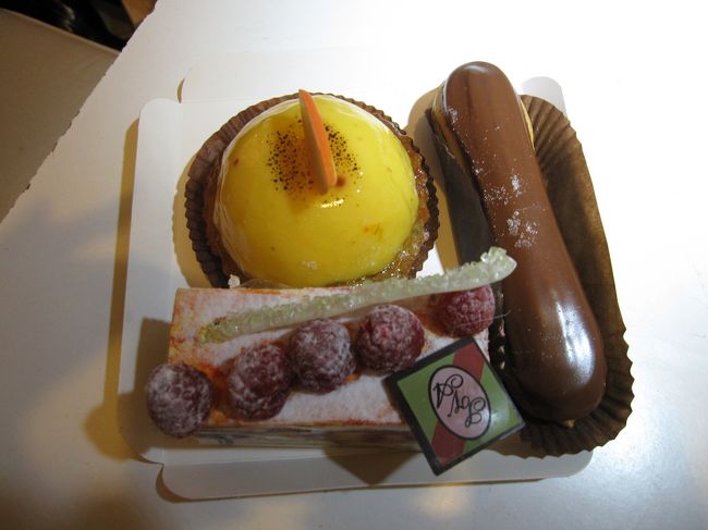 正解は街角パン屋のシトロンタルト・木苺ミルフィーユ・エクレア<br /><br />