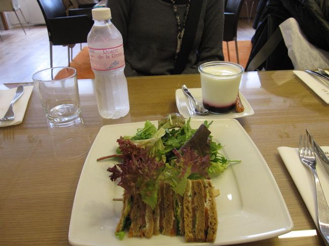 これで17ユーロっていうフザけたお値段　高級デパートだから仕方ないけど<br /><br />