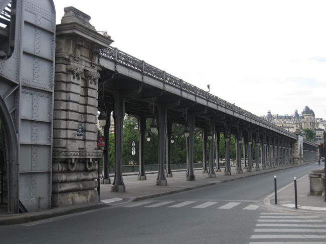 念願のBir-Hakeim橋<br /><br />