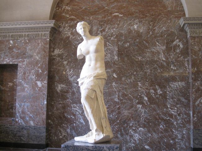 モナリザ→ニケ→ミロのヴィーナスまでやってきました、ふぅ〜。