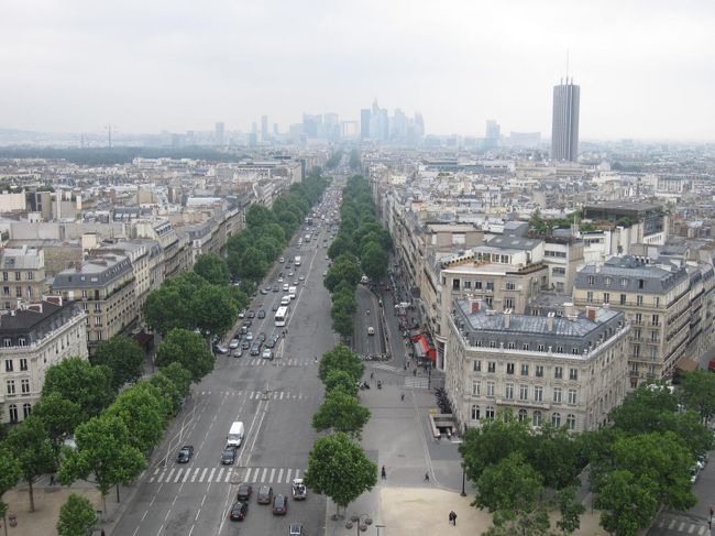 テラスからの眺望<br /><br />ラ・デファンス方面　右上の高層ビルはホテルコンコルド・ラファイエット