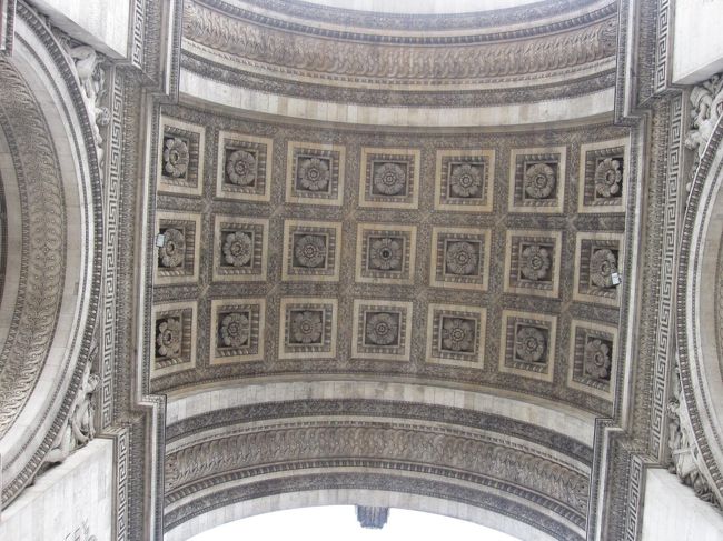 下から見上げたの図