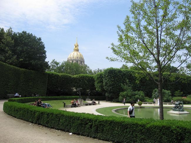 庭園から見えたアンヴァリッド