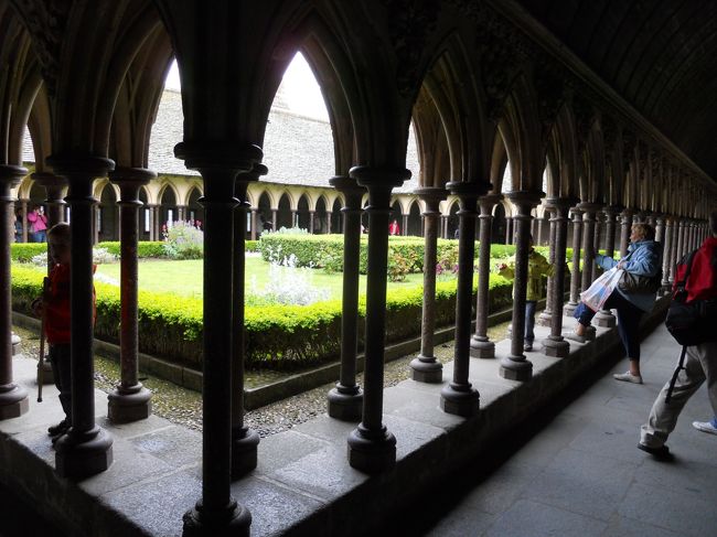 修道院の列柱廊