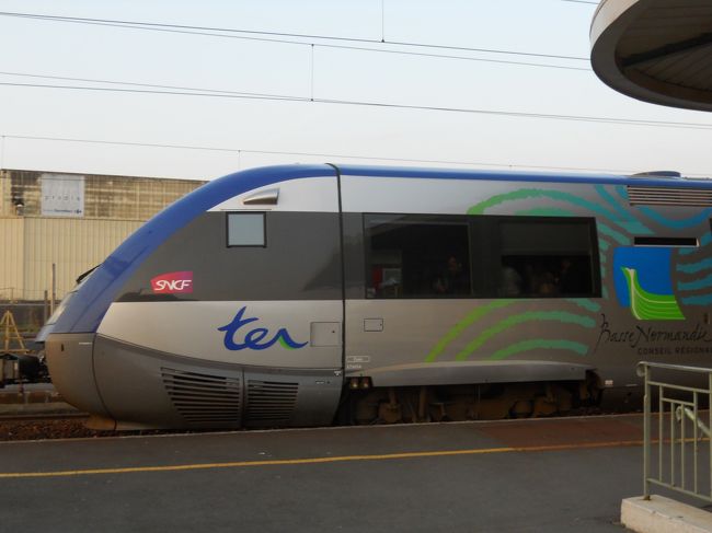 バイユー駅<br />７：０８バイユー〜７：３１カンのｔｅｒで、カンへ行きます。<br /><br />http://4travel.jp/traveler/piachan/album/10576287/<br />