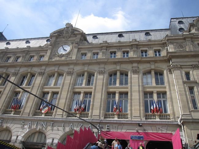 サンラザール駅正面