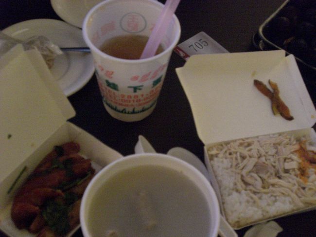 タピオカドリンクとチーローハンと鴨肉と四神湯？だったと思う。