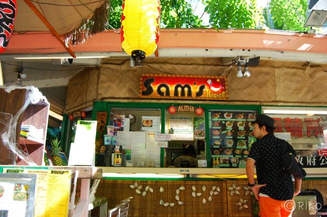 サムズ・キッチンにてガーリックシュリンプを購入。