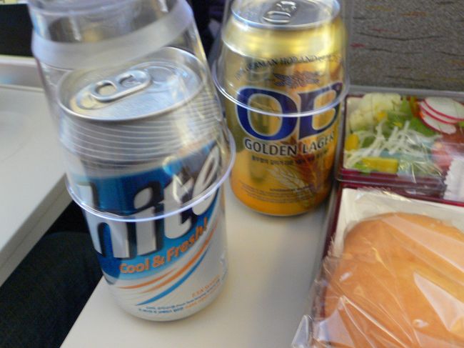 なぜか3名それぞれ違うビールがｗ<br />OBビールのプレミアム版、うまかったです。<br />このHiteもなかなか。