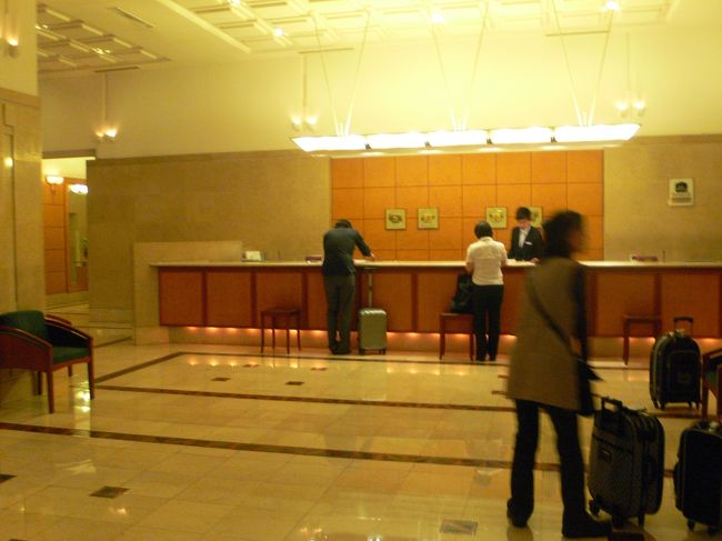 8時頃ホテル着。今回のお宿はベストウェスタンプレミア・ソウルガーデンホテル。http://www.seoulnavi.com/hotel/175/<br />とてもきれいです。