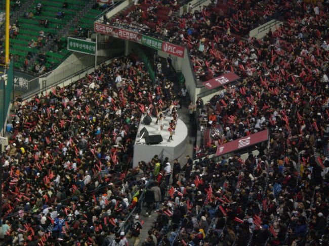 韓国のファンも熱狂的です。