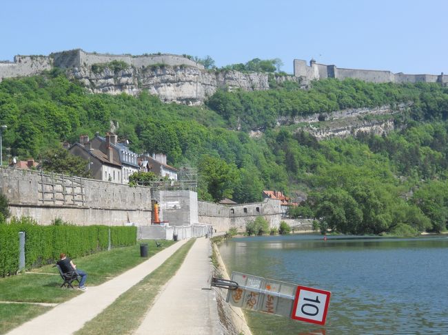 ２０１１年４月２６日(火)<br />・ドゥー川に囲まれた城砦の古都ブザンソン<br />http://4travel.jp/traveler/piachan/album/10571840/<br />