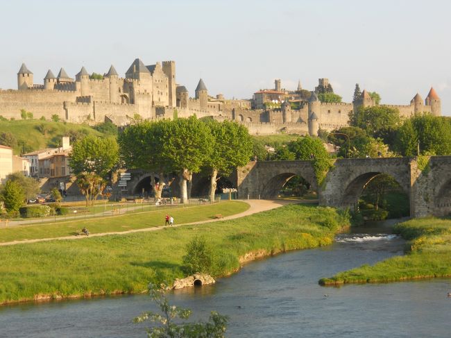 ２０１１年４月２９日(金)<br />・二重の城壁に囲まれた城塞都市カルカッソンヌ<br />http://4travel.jp/traveler/piachan/album/10573536/<br /><br />・ユースホステル カルカソンヌ<br />http://4travel.jp/overseas/area/europe/france/carcassonne/tips/10179924/<br />