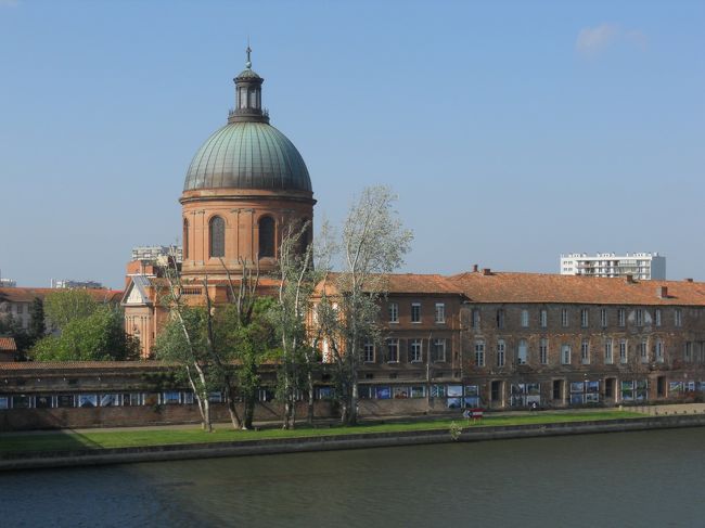 ２０１１年４月３０日(土)<br />・レンガ造りの建物が続く学園都市トゥールーズ<br />http://4travel.jp/traveler/piachan/album/10573768/<br />