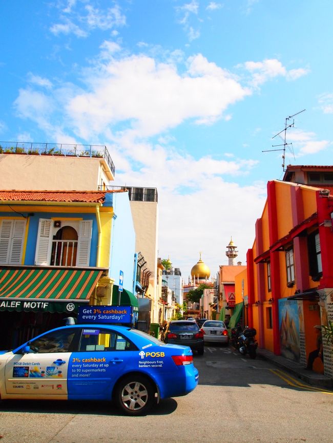 暖かい国は共通して建物の色がカラフルな気が…。<br />左の建物の色合いもかわいい…！！