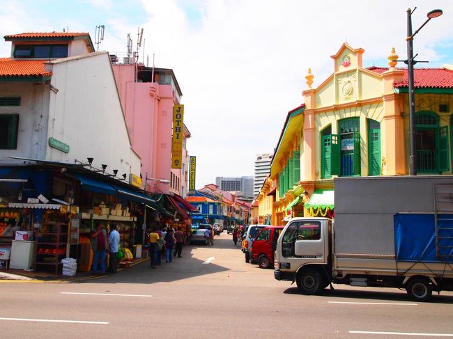 あと、写真じゃ伝わらないですが、聞こえてくる音楽がTHEインド。<br />インド音楽を聞き慣れない私にとっては、あやしさ全開でした…（←