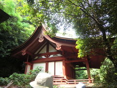 染羽天石勝神社（そめばあめのいわかつじんじゃ）の本殿。
国指定文化財だそうです。
三間社流造の社殿は、山口市の八坂神社のと同じ様式です。