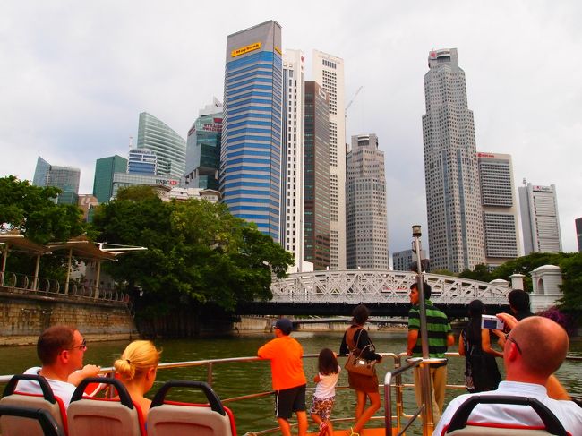 ビルが細長い…。日本じゃあり得ないなぁ…