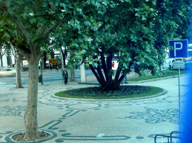 ポルトガル旅行マップ<br />http://www.geocities.jp/tshinyhp/portugal/portugalmap/frameportugalmap.html<br /><br />リスボン旅行マップ<br />http://www.geocities.jp/tshinyhp/portugal/portugalmap/lisboa/framelisbo.html