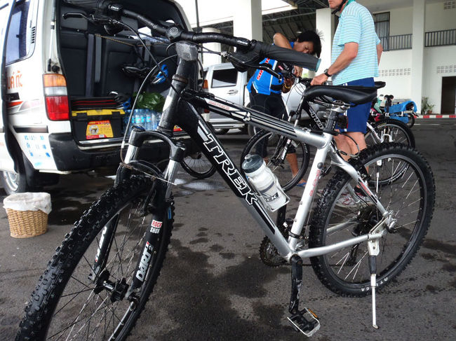 いつもはミニベロに乗っているので若干大きい。