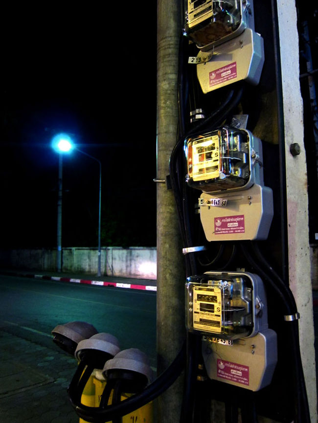 すっかり日が沈んだ頃にやっと、夫がHOTELに戻ってきた。<br />とても充実していたらしく、楽しそうにツアーでの出来事を話す。<br />私はまったりHOTELで過ごしたお陰で、疲れも取れたし体調も万全なので、ご飯を食べに出発。