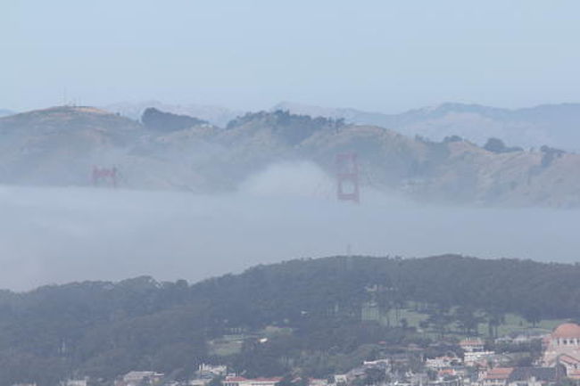 霧のゴールデンゲートブリッジ