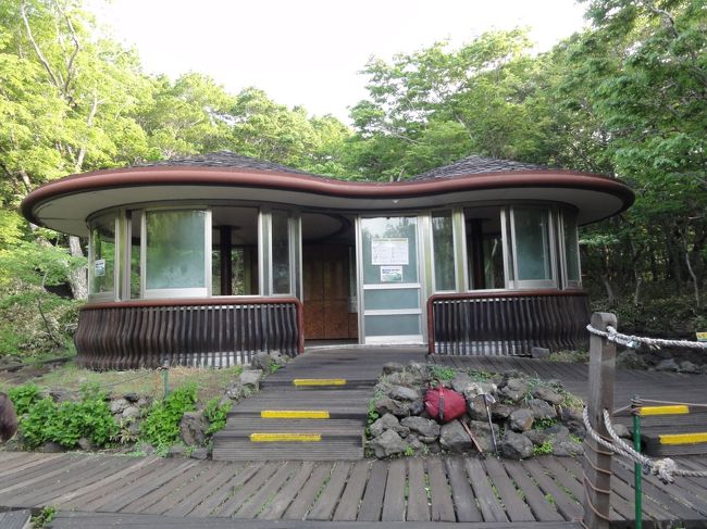 1時間半でソッバッ待避所に着きました。日本の山小屋よりはおしゃれな形をしています。