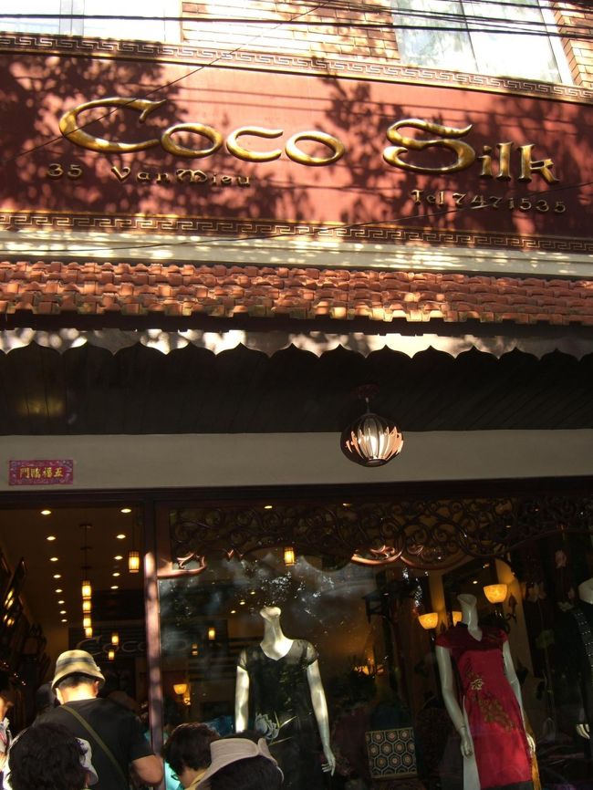 カンボジアシルクのお店にお買物♪