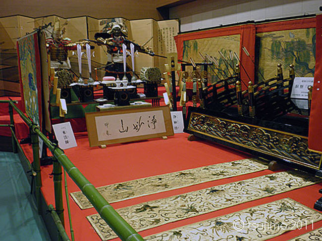 歴史的な芸術作品が色々なところに飾られています。<br /><br />