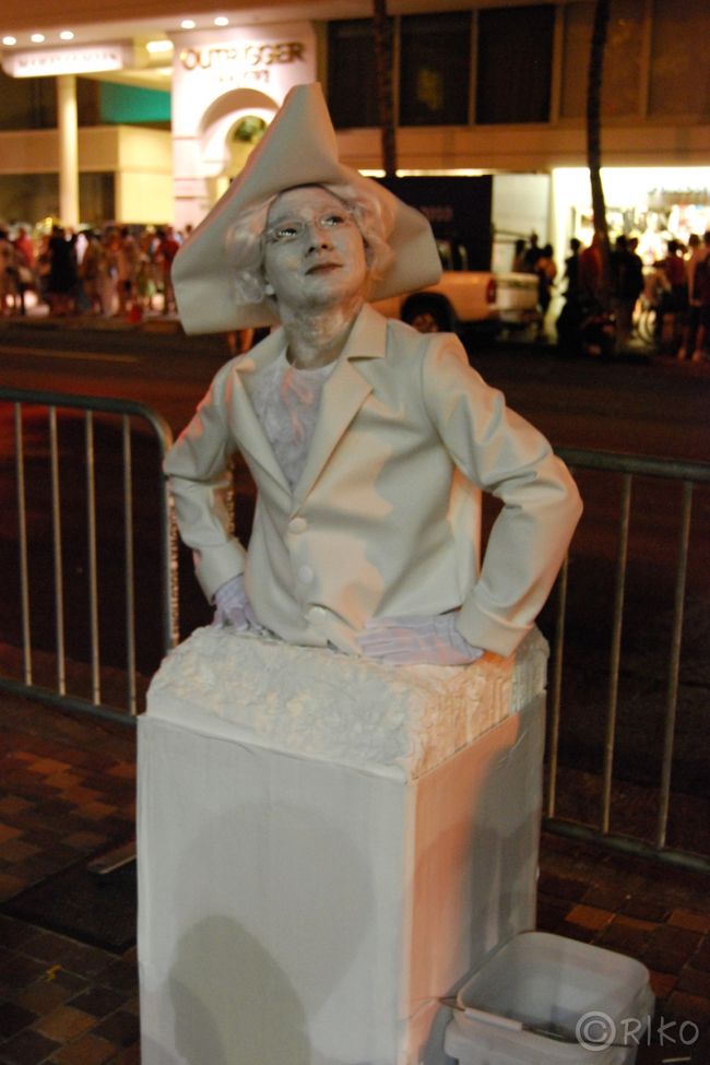 胸像に化けた人