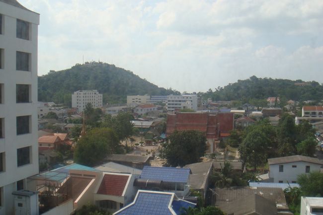 窓からは海は見えず。