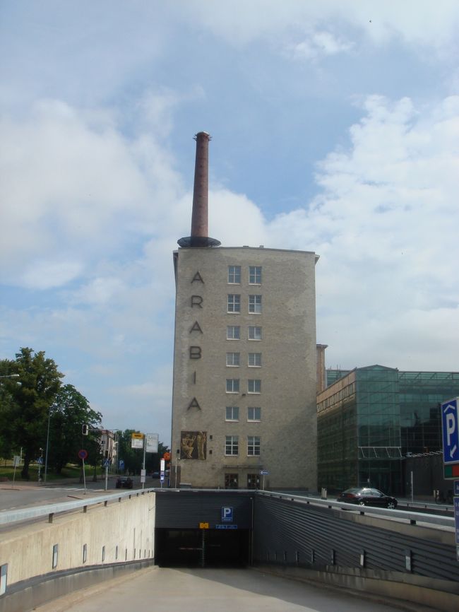 1日目に購入済のdaily ticketでトラムに乗って、定番のARABIA outletへ。<br />品揃えを確認して、また後日、来ることに。