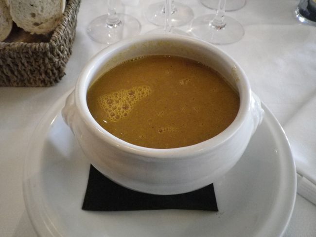 前菜は本日のお魚スープ