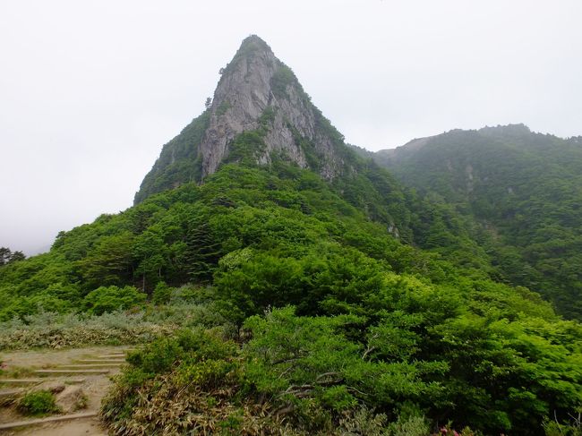 三角峰　　名前のとおりですね。