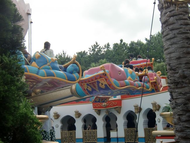 　7月18日にオープンしたばかりの<br /><br />ジャスミンのフライングカーペット・・<br /><br />空飛ぶじゅんたんに乗って、高い位置からの景色を楽しみましょう(*^^)v<br /><br />