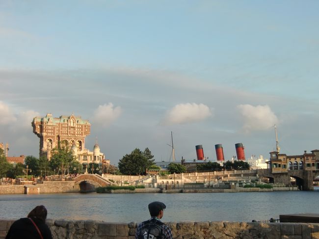 　夕日に映し出される景色は最高にきれいでした。<br /><br />この時、すでに、ものすごい寒さでした。<br /><br />7月だというのに、日焼け防止に着ていた長袖では追いつかないくらい<br /><br />寒かったです。