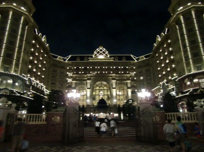 　宿泊先のランドホテル・・・<br /><br />ホテルの明かりは、冷えた心と身体を<br /><br />やさしく包んでくれました。<br /><br />