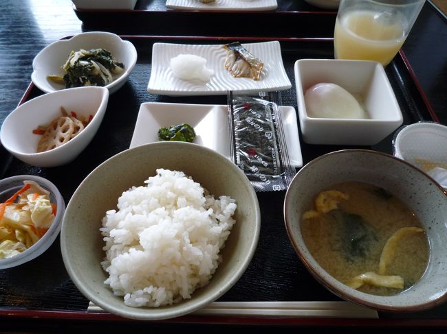 ☆２日目☆<br /><br />沖縄っぽい和定食をモリモリ食べて、早々にチェックアウト！<br />次なる目的地に行くまでにやらなきゃいけない事があるんだよね〜