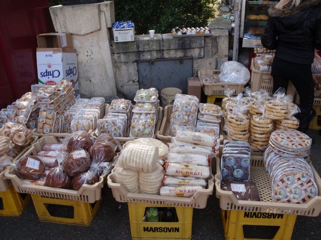 おみやげやさんで、おかしを買いました。