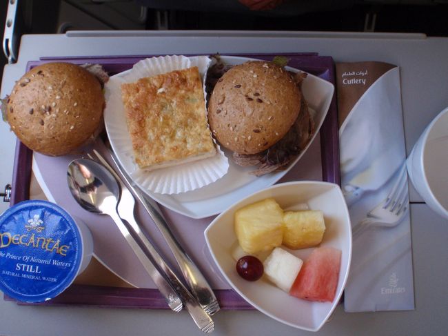 まずは昼ごはん。