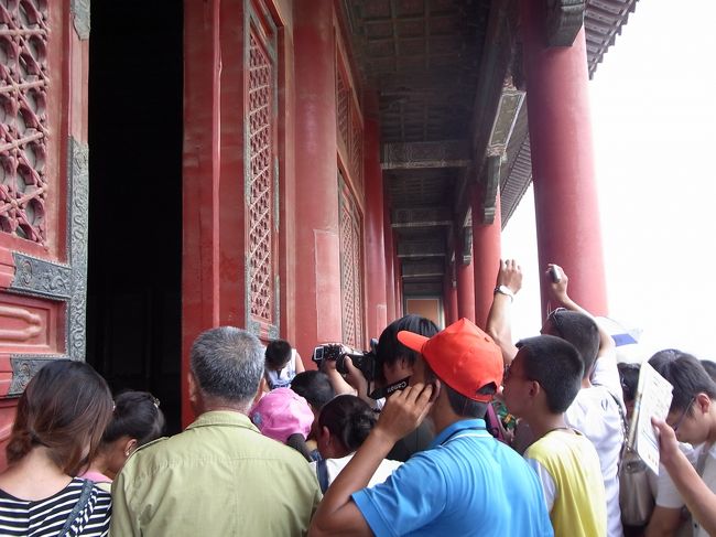 故宮の中でも重要スポットはもみくちゃにされるので近づけず、、、