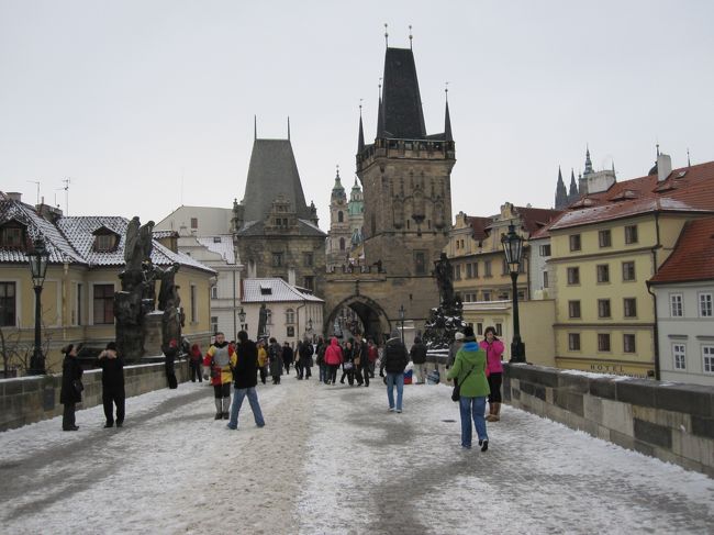 カレル橋に到着。