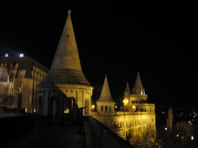 夜の漁夫の砦。